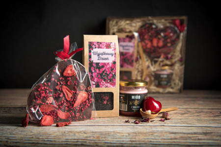 KOSZ PREZENTOWY "MALINOWY DZIEŃ"