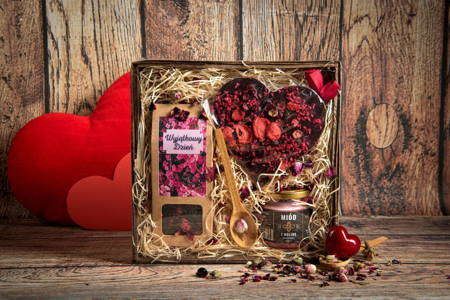 KOSZ PREZENTOWY "MALINOWY DZIEŃ"